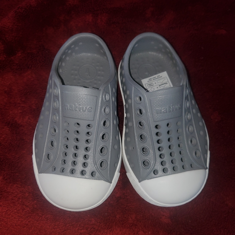 Native toddler shoes grey
